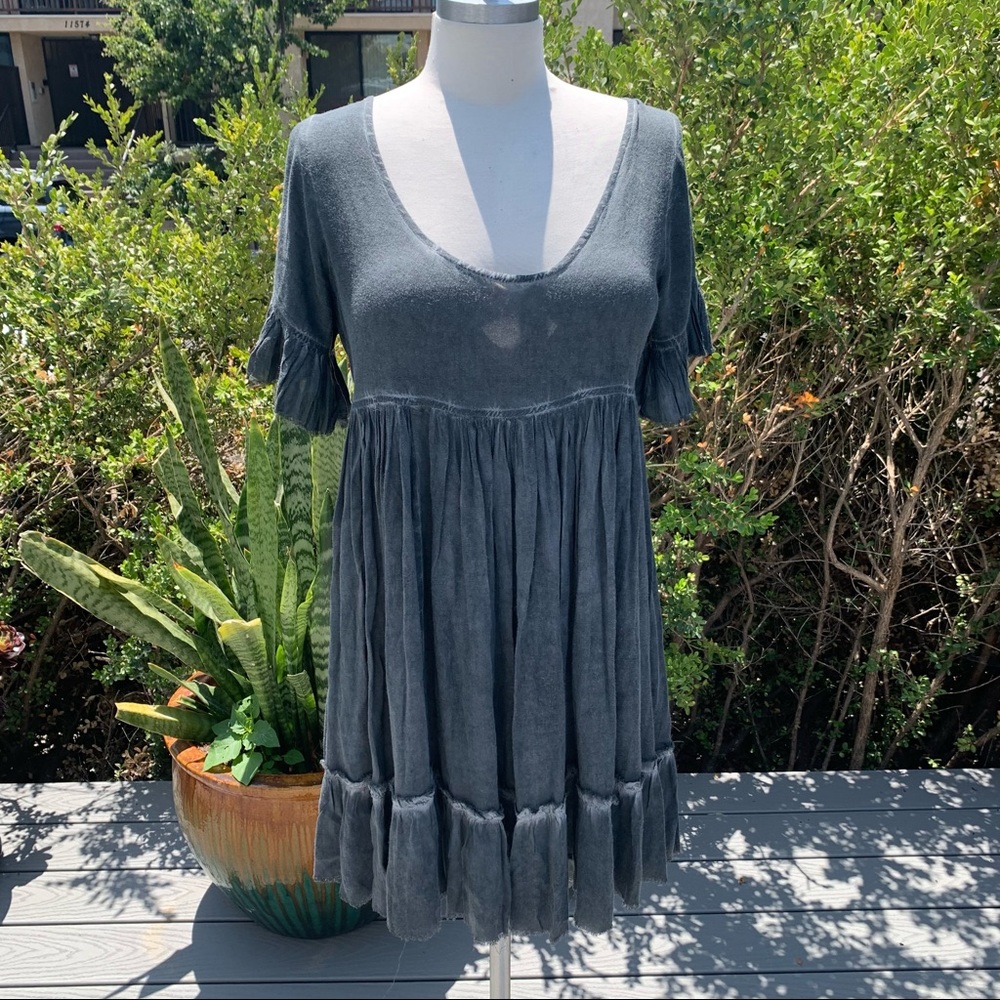 SEA GYPSIES Dress Short Sleeve Cut Out Back EUC